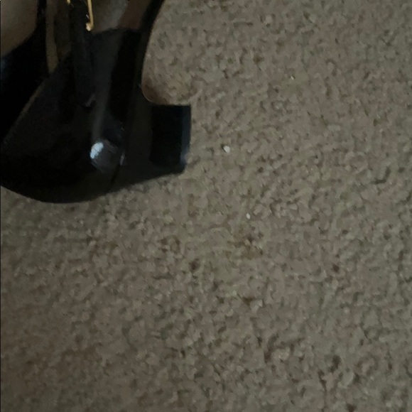 Shoe - Picture 3 of 4